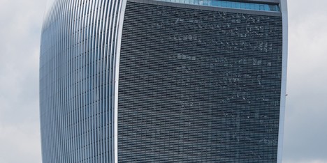 Walkie Talkie skyscraper by Rafael Vinoly blamed for powerful down-draught on London streets