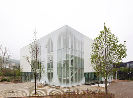 White Block Gallery by SsD