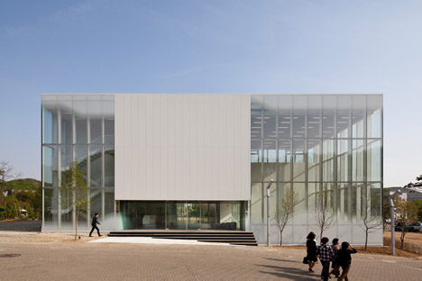 White Block Gallery by SsD