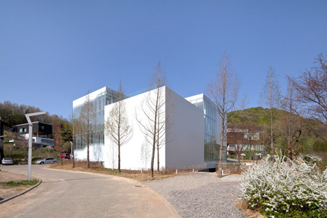White Block Gallery by SsD