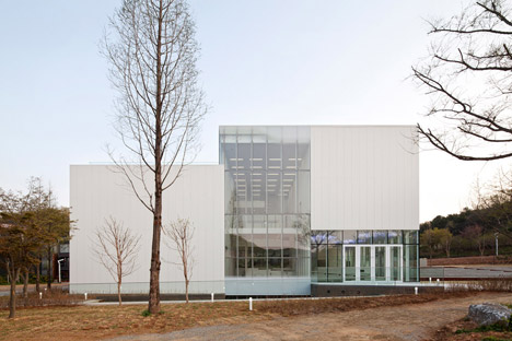 White Block Gallery by SsD