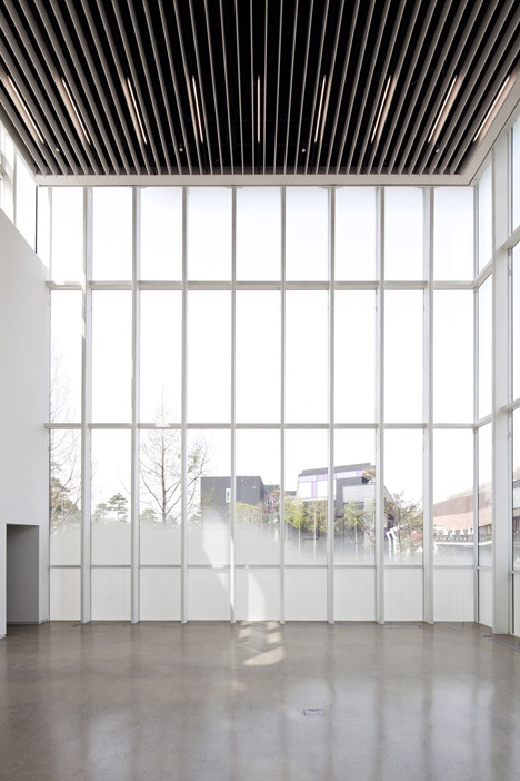 White Block Gallery by SsD