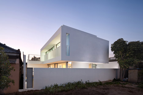 bb-172M2-compact-House-Seondong-dong-House-by-JMY_dezeen_468_3