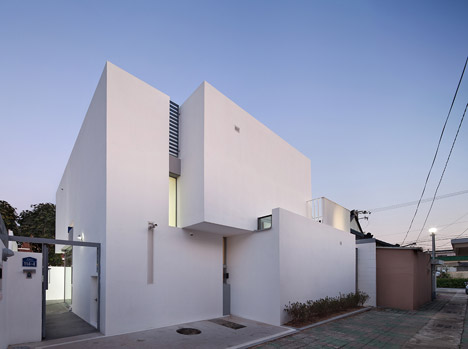 bb-172M2-compact-House-Seondong-dong-House-by-JMY_dezeen_468_4