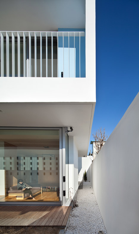 bb-172M2-compact-House-Seondong-dong-House-by-JMY_dezeen_468_7