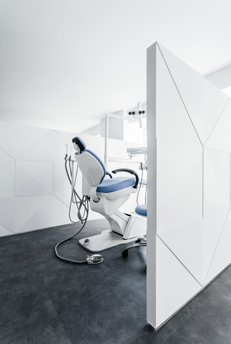 Dental clinic in Porto by Ren Pepe Arq.