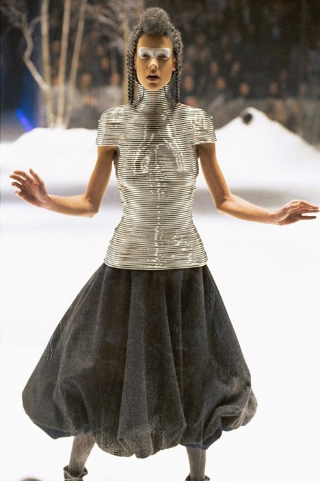 Coiled Corset by Shaun Leane for Alexander McQueen. Photograph by Chris Moore