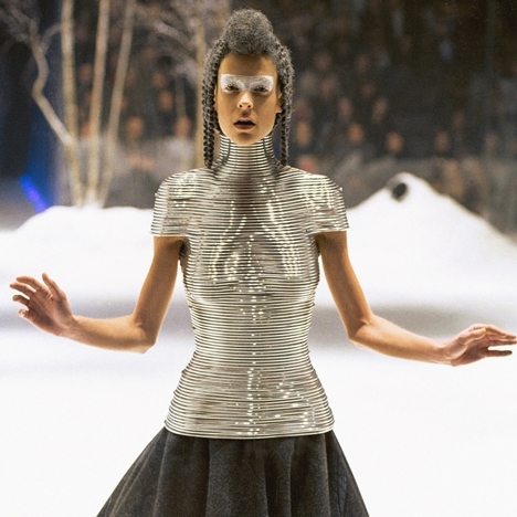 Coiled Corset by Shaun Leane for Alexander McQueen. Photograph by Chris Moore