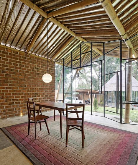Dancing Mountain House Salatiga by Budi Pradono Architects