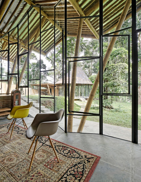 Dancing Mountain House Salatiga by Budi Pradono Architects