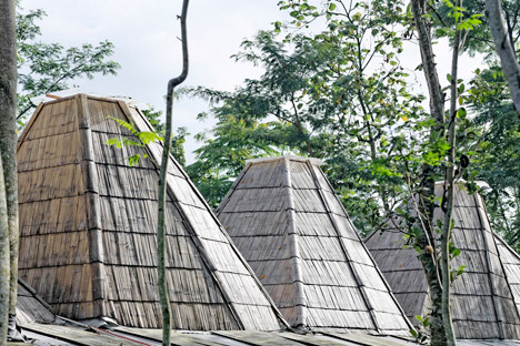 Dancing Mountain House Salatiga by Budi Pradono Architects