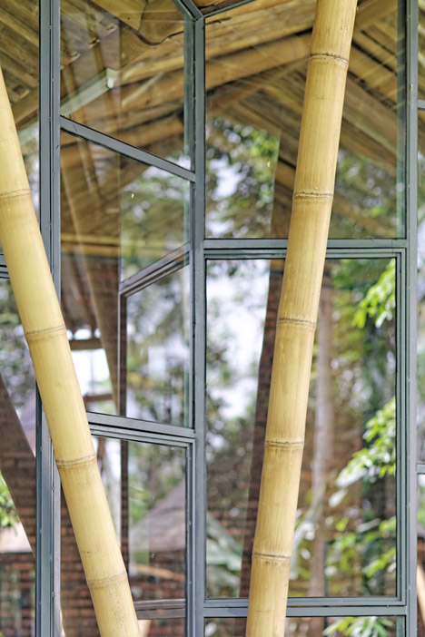 Dancing Mountain House Salatiga by Budi Pradono Architects