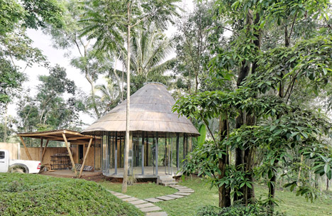 Dancing Mountain House Salatiga by Budi Pradono Architects