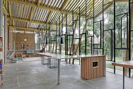 Dancing Mountain House Salatiga by Budi Pradono Architects