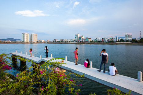 Dong Da Lakescape by MIA Design Studio