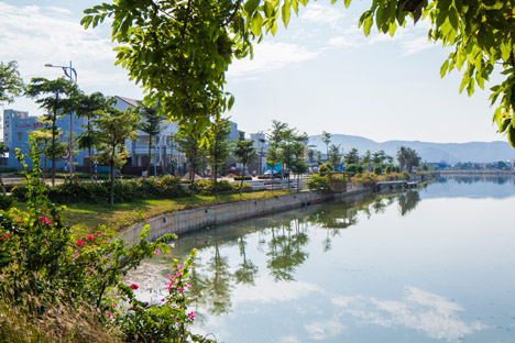 Dong Da Lakescape by MIA Design Studio