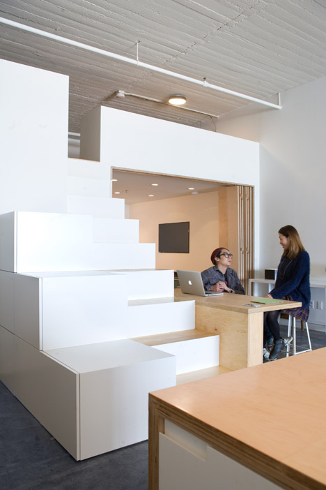 Duarte-loft-office-by-CHA-COL_dezeen_468_7