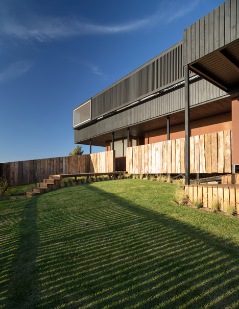 GB House by emA Arquitectos