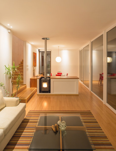 GB House by emA Arquitectos
