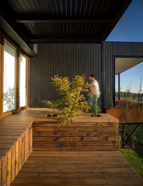 GB House by emA Arquitectos