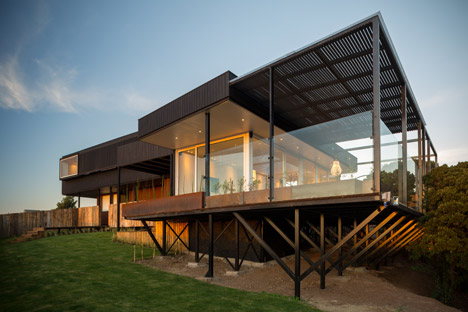 GB House by emA Arquitectos
