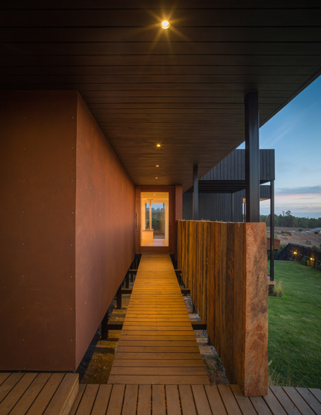 GB House by emA Arquitectos