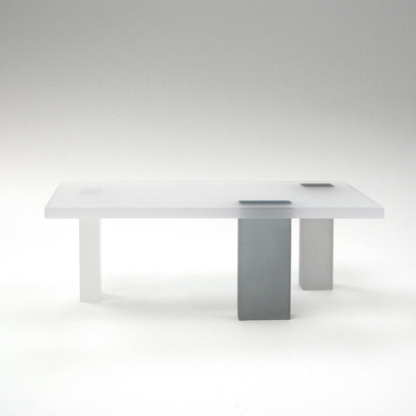 Wonmin Park grey navy and white resin Haze furniture