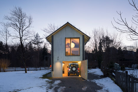 Holzhaus-am-Auerbach-by-Holiday-Architecture-winter_dezeen_468_38