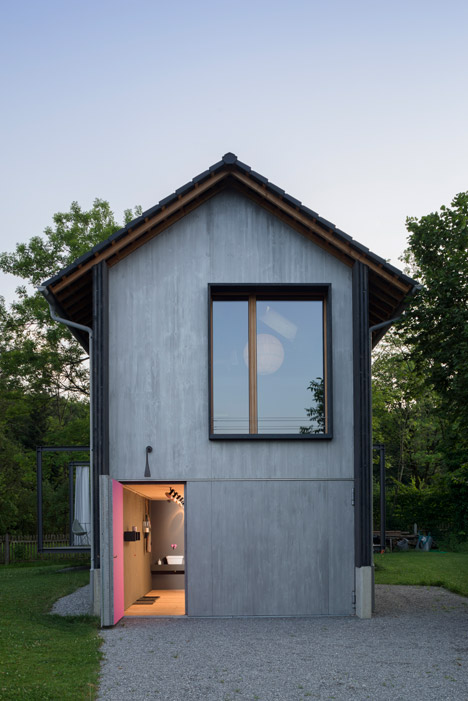 Holzhaus-am-Auerbach-by-Holiday-Architecture_dezeen_468_16