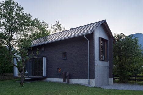 Holzhaus-am-Auerbach-by-Holiday-Architecture_dezeen_468_17