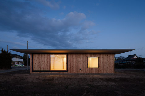 House in Fukaya by Nobuo Araki
