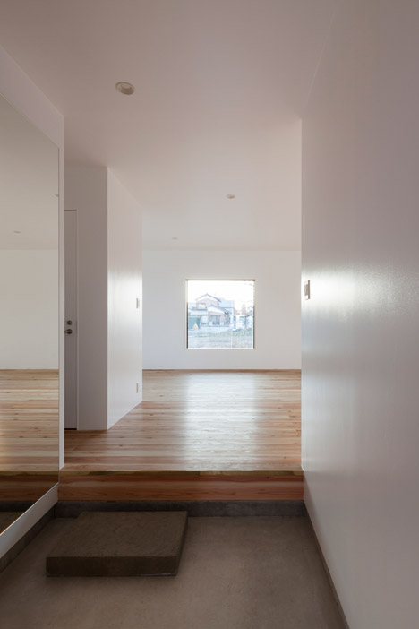 House in Fukaya by Nobuo Araki