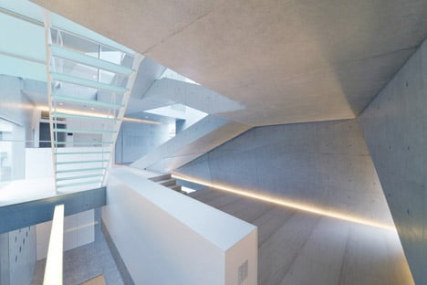 House in Tsudanuma by Fuse