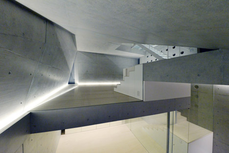 House in Tsudanuma by Fuse