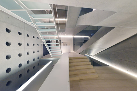 House in Tsudanuma by Fuse