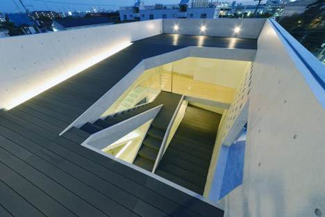 House in Tsudanuma by Fuse