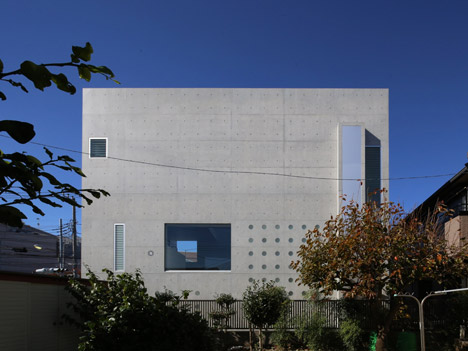 House in Tsudanuma by Fuse