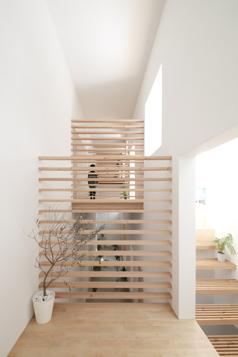 House-in-Yamanote-by-Katsutoshi-Sasaki_dezeen_468_2