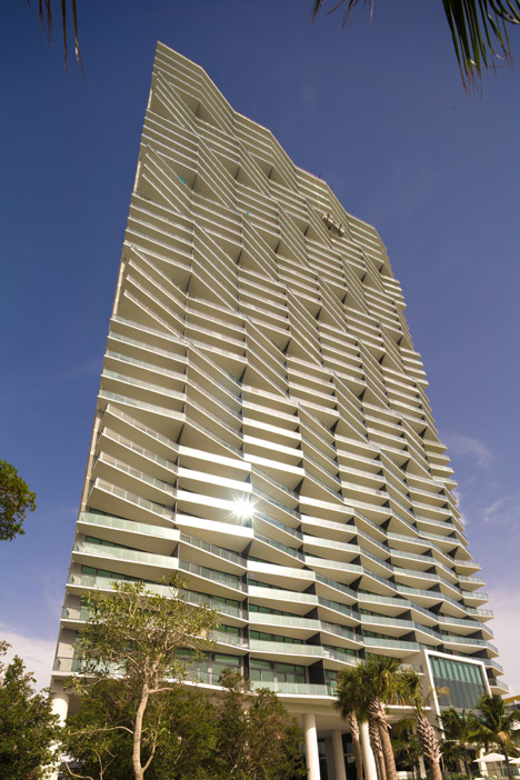 Icon-Bay-by-Arquitectonica-ext_dezeen_468_2