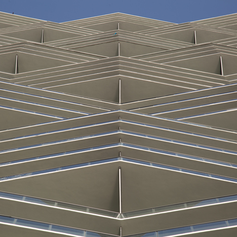 Arquitectonica creates waterfront tower in Miami with a sculptural facade