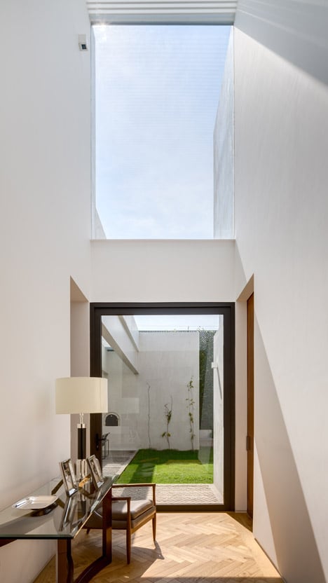 Jardín House by DCPP