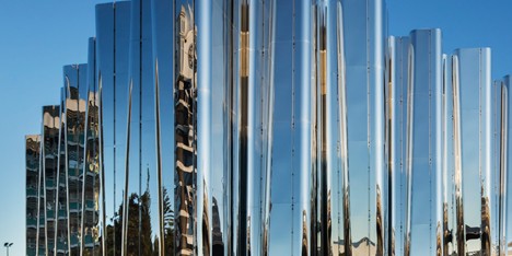 Pattersons Associates uses stainless steel to create shimmering art museum devoted to Len Lye