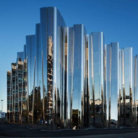 Pattersons Associates uses stainless steel to create shimmering art museum devoted to Len Lye