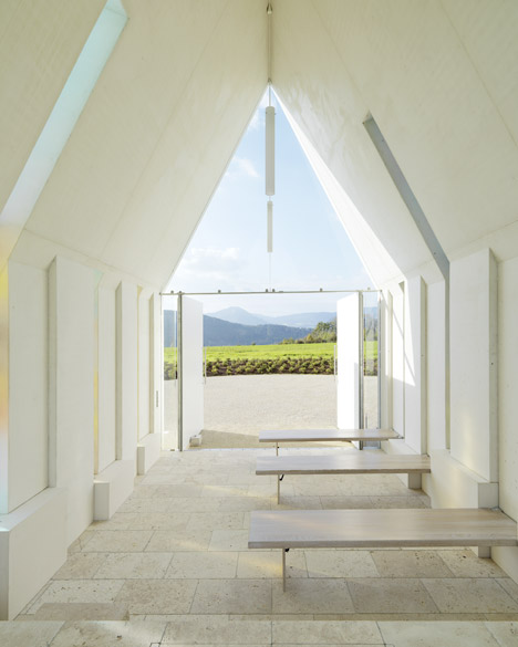 Maria-Magdalena-chapel-by-Sacher-Locicero-Architectes-photo-Paul-Ott_dezeen_468_13