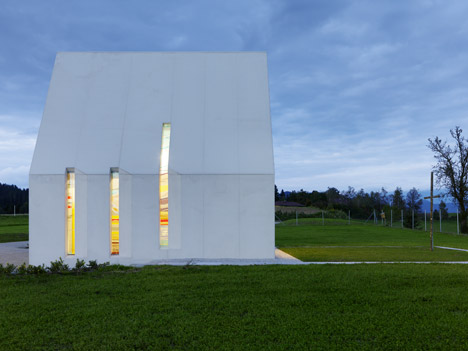 Maria-Magdalena-chapel-by-Sacher-Locicero-Architectes-photo-Paul-Ott_dezeen_468_18