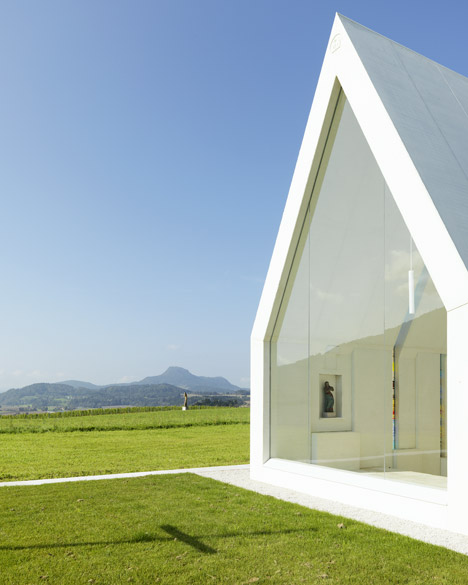 Maria-Magdalena-chapel-by-Sacher-Locicero-Architectes-photo-Paul-Ott_dezeen_468_7