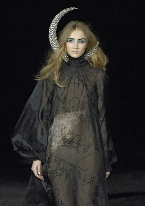Moon Headpiece by Shaun Leane for Alexander McQueen. Photograph by Chris Moore
