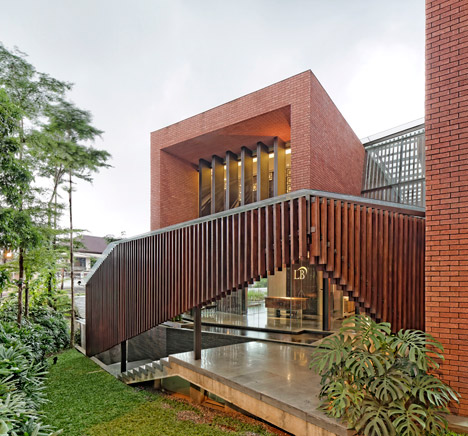 PS-26 Office by Wahana Architects