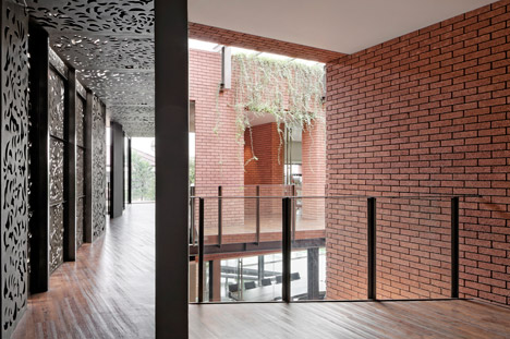 PS-26 Office by Wahana Architects
