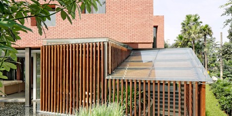 PS-26 Office by Wahana Architects